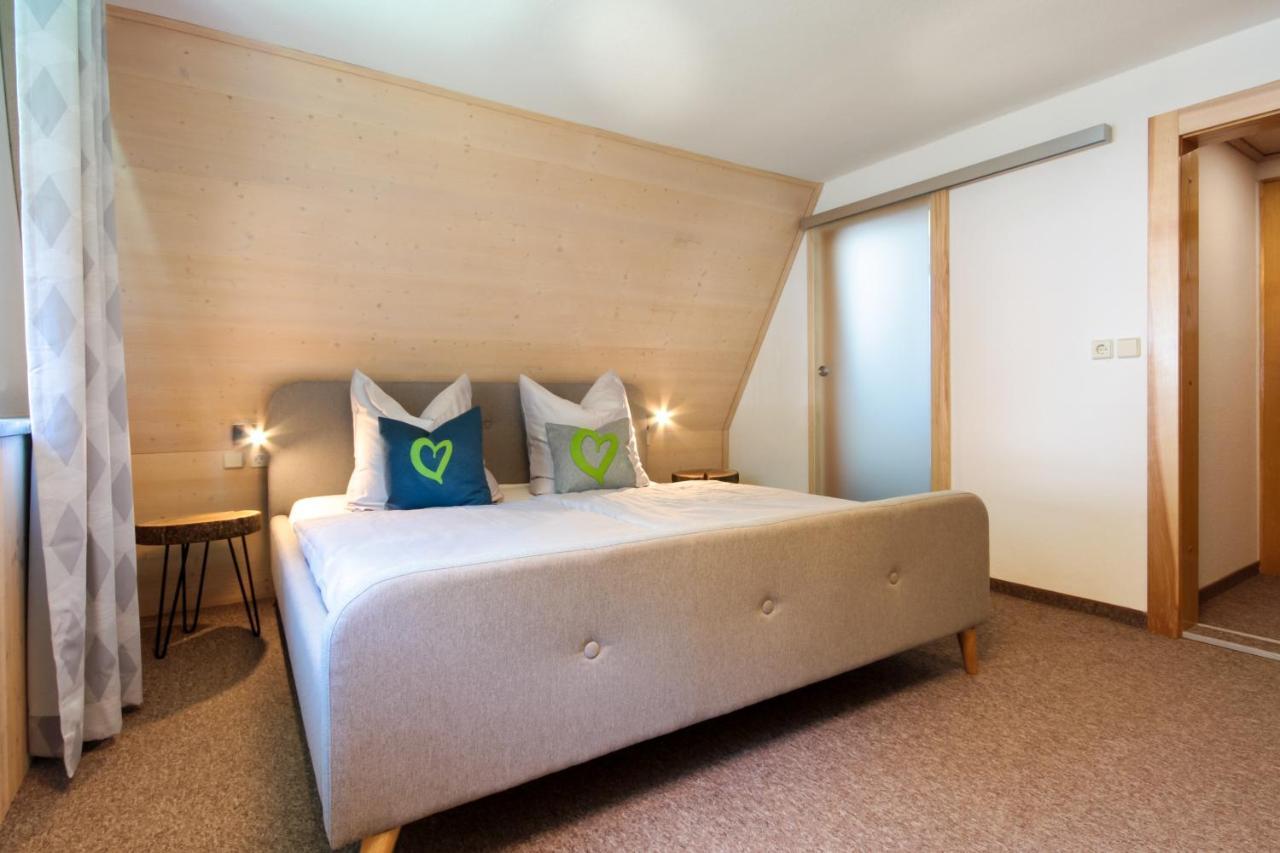 Haus Am Berg - Pension Direkt Am Skihang クロルト・オーバーヴィーゼンタール エクステリア 写真