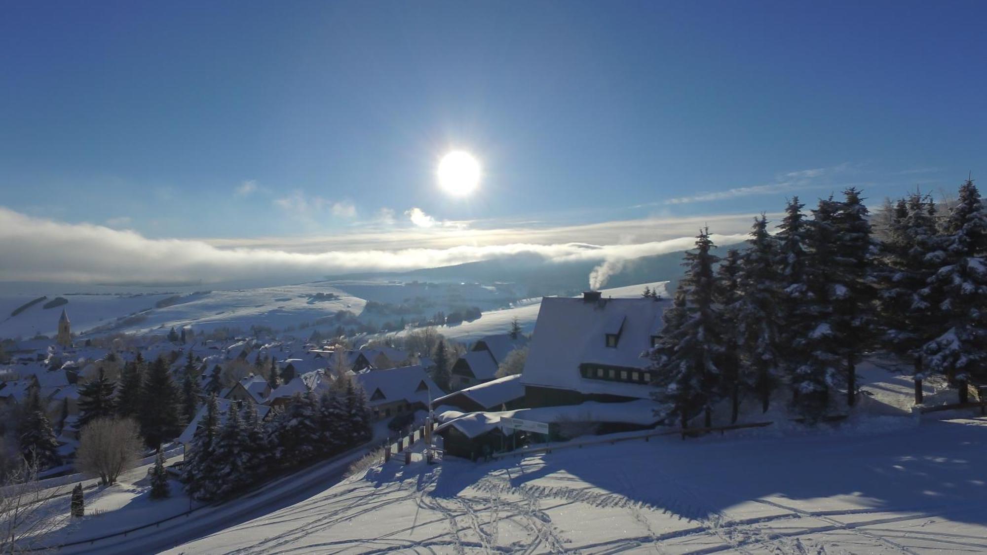 Haus Am Berg - Pension Direkt Am Skihang クロルト・オーバーヴィーゼンタール エクステリア 写真